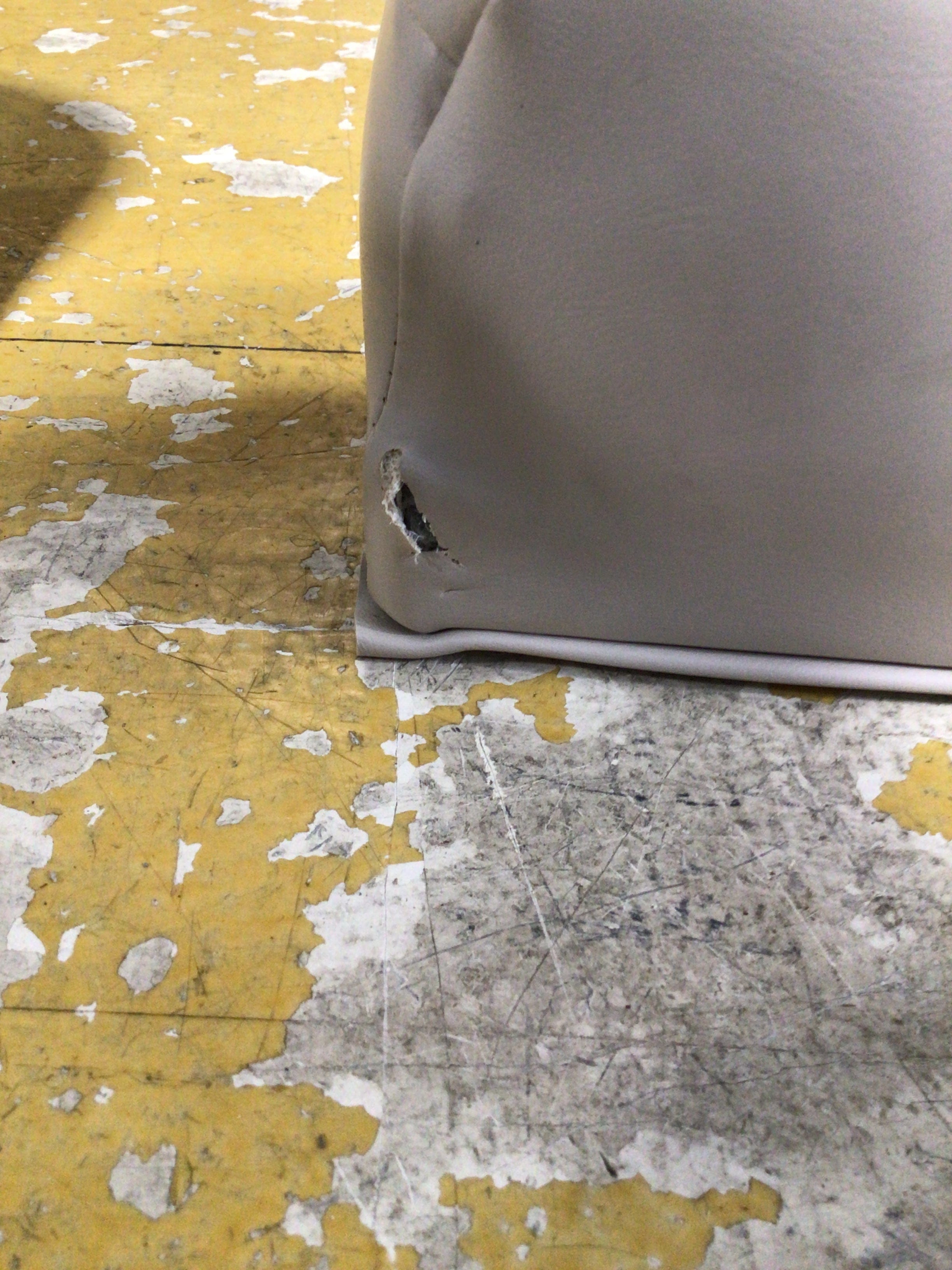 CLEARANCE ITEM CL-A307 | 28" Premium Pontoon Bottom Corner Cushion Only | P28-302-1