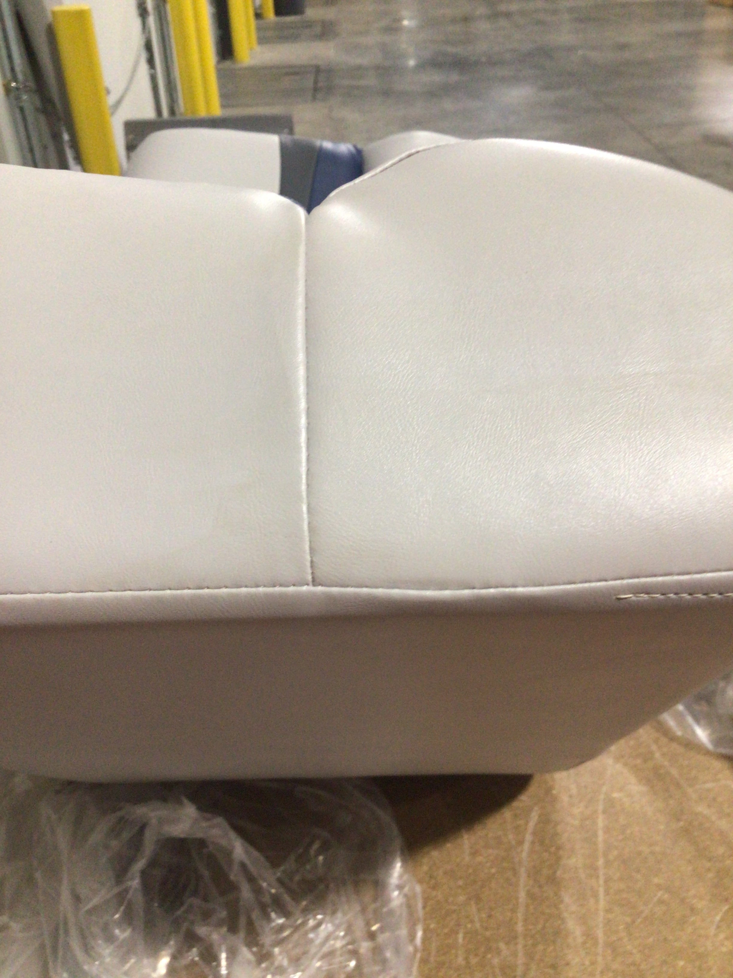 CLEARANCE ITEM CL-B530 & CL-B333 | 28" Classic Corner Pontoon Seats | KC28-200