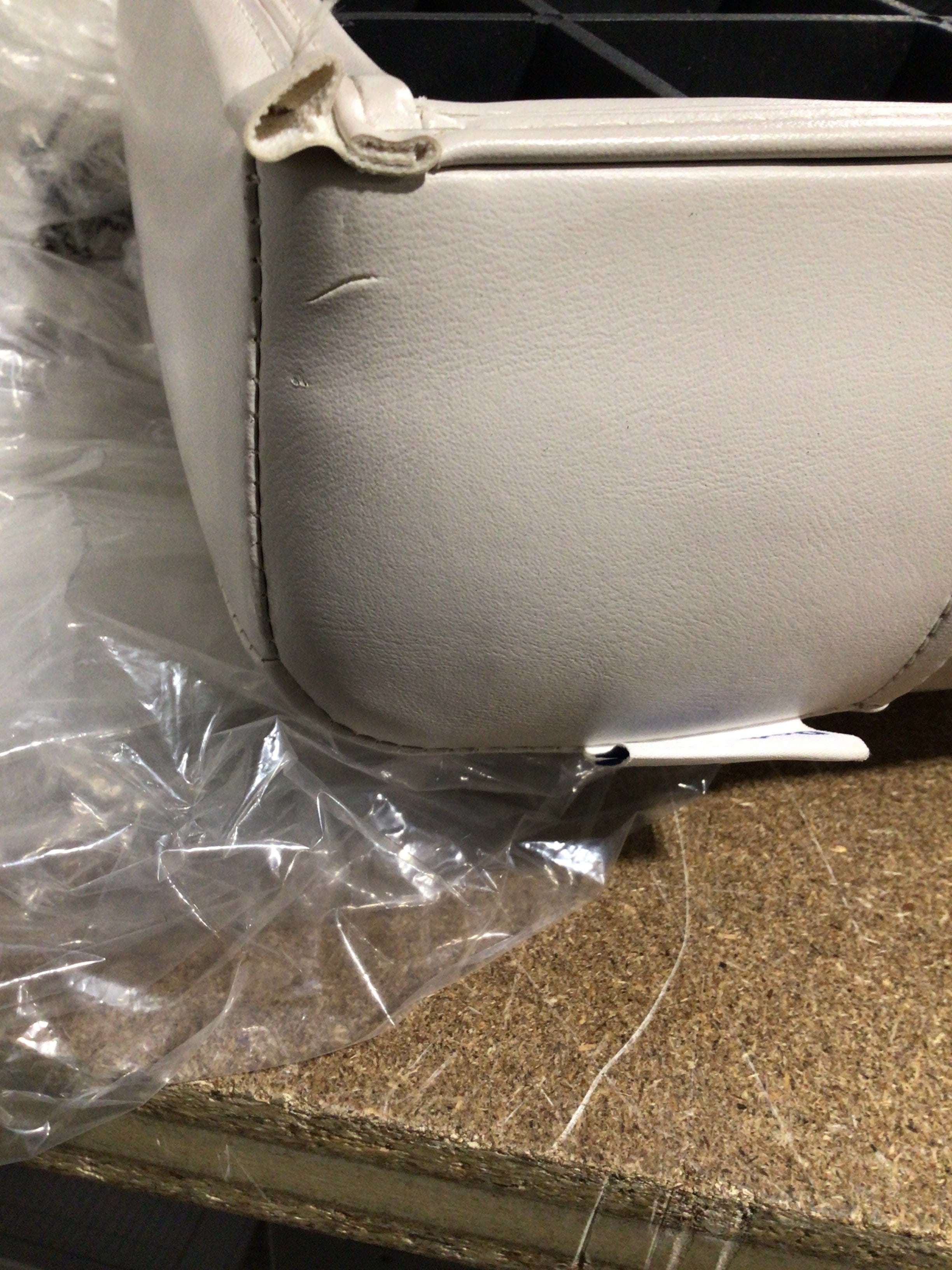 CLEARANCE ITEM CL-A798 | 28" Premium Pontoon Bottom Corner Cushion Only | P28-304-1