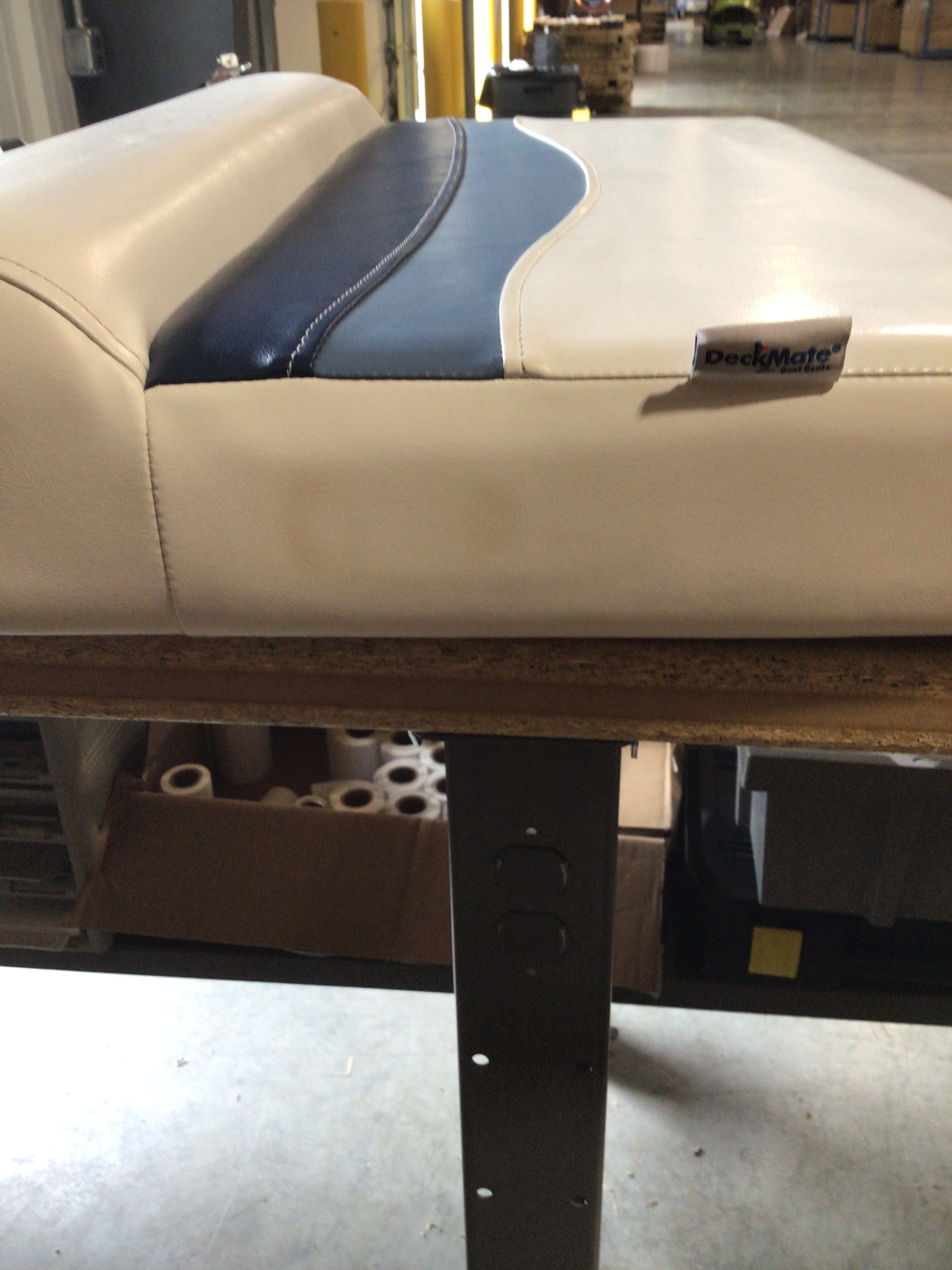 CLEARANCE ITEM CL-B526 | 28" Classic Pontoon Boat Seats | KC275-100