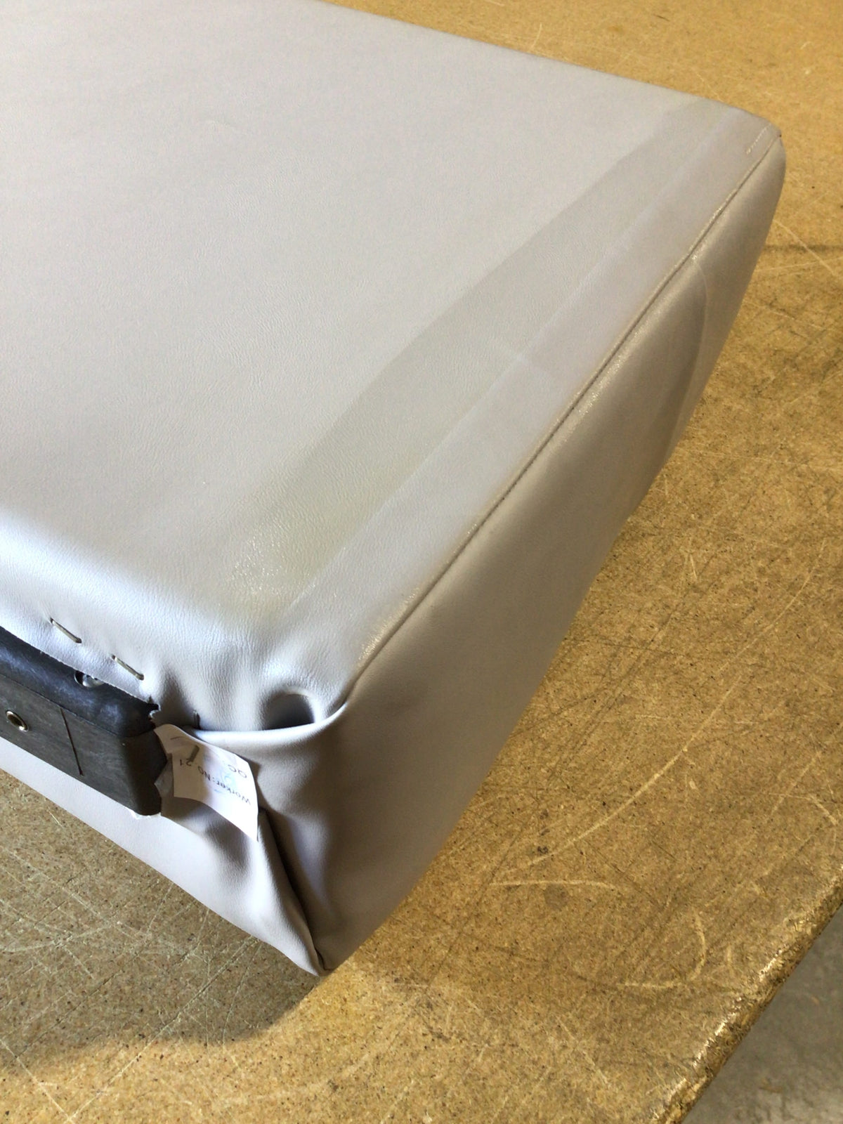 CLEARANCE ITEM CL-B803 | 38" Classic Pontoon Seats | KC38-200