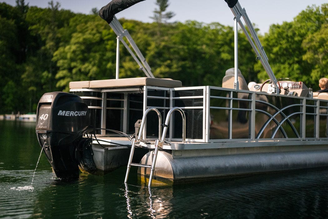 Stern Entry - 8' Wide Pontoon Fence Rail Package