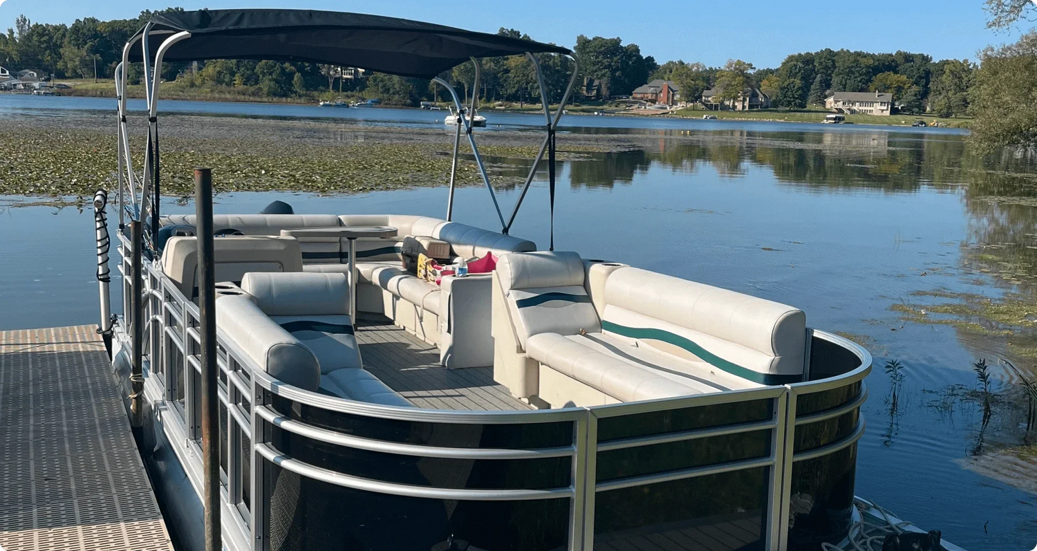 Starter Boat to Showpiece: James Rebuilds a 1977 Crest Pontoon in 59 Days