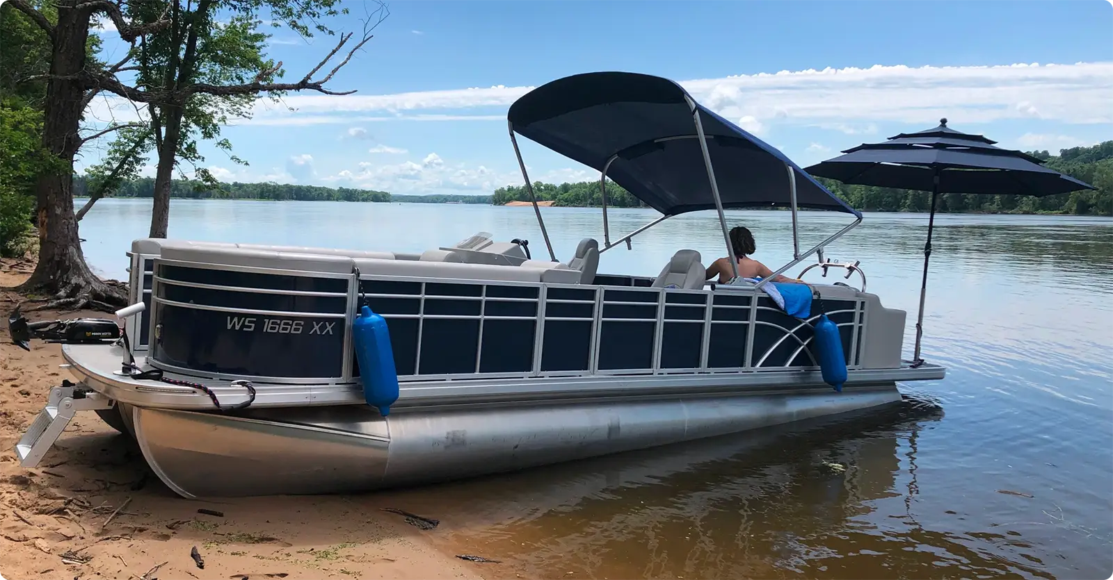 From Helm to Hull: Michael’s Complete Pontoon Boat Rebuild