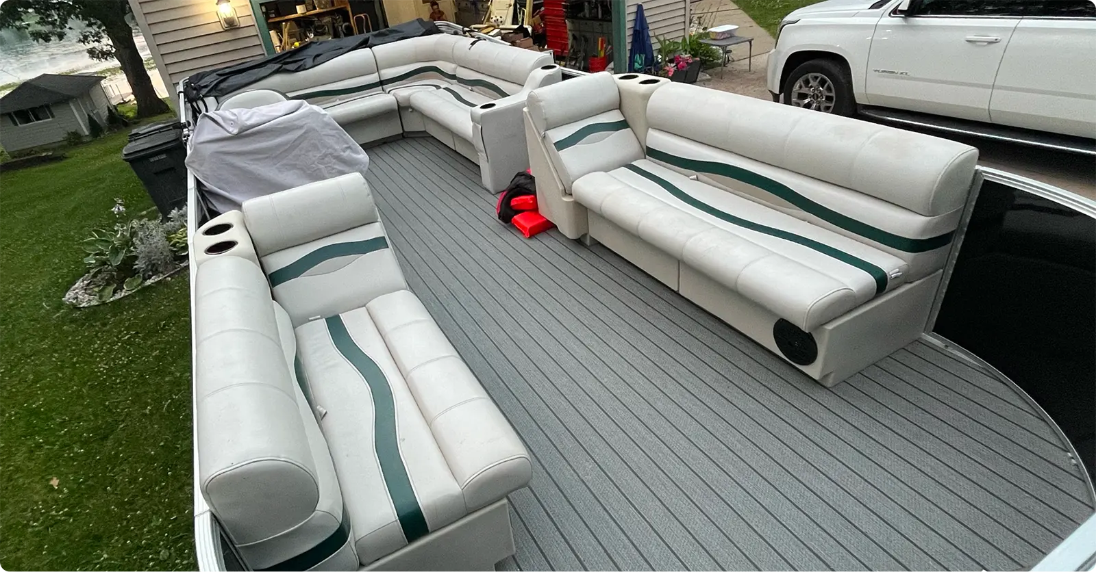Pontoon Replacement Seats: How to Choose the Best Option for Your Boat