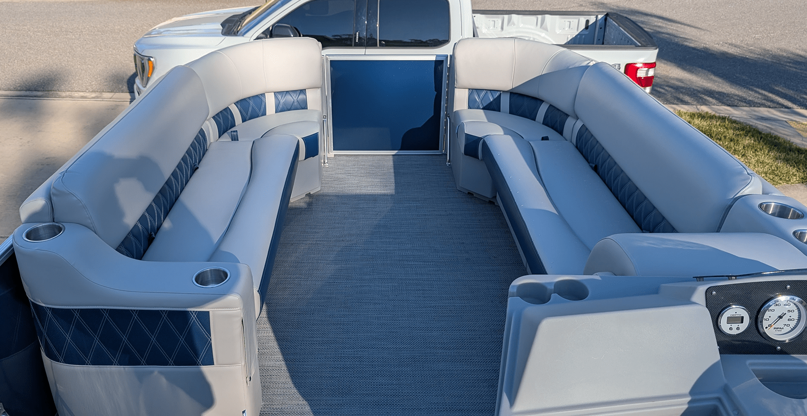 28" Corner Luxury Pontoon Boat Seats