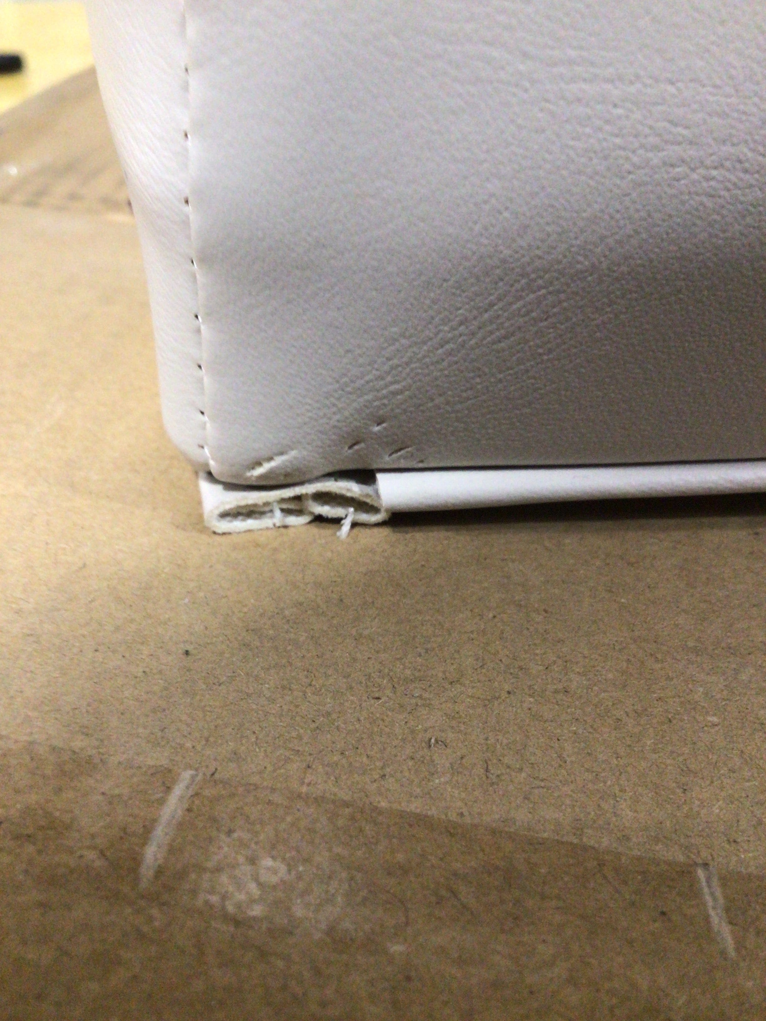 CLEARANCE ITEM CL-A206 | 28" Premium Pontoon Bottom Corner Cushion Only | P28-304-1