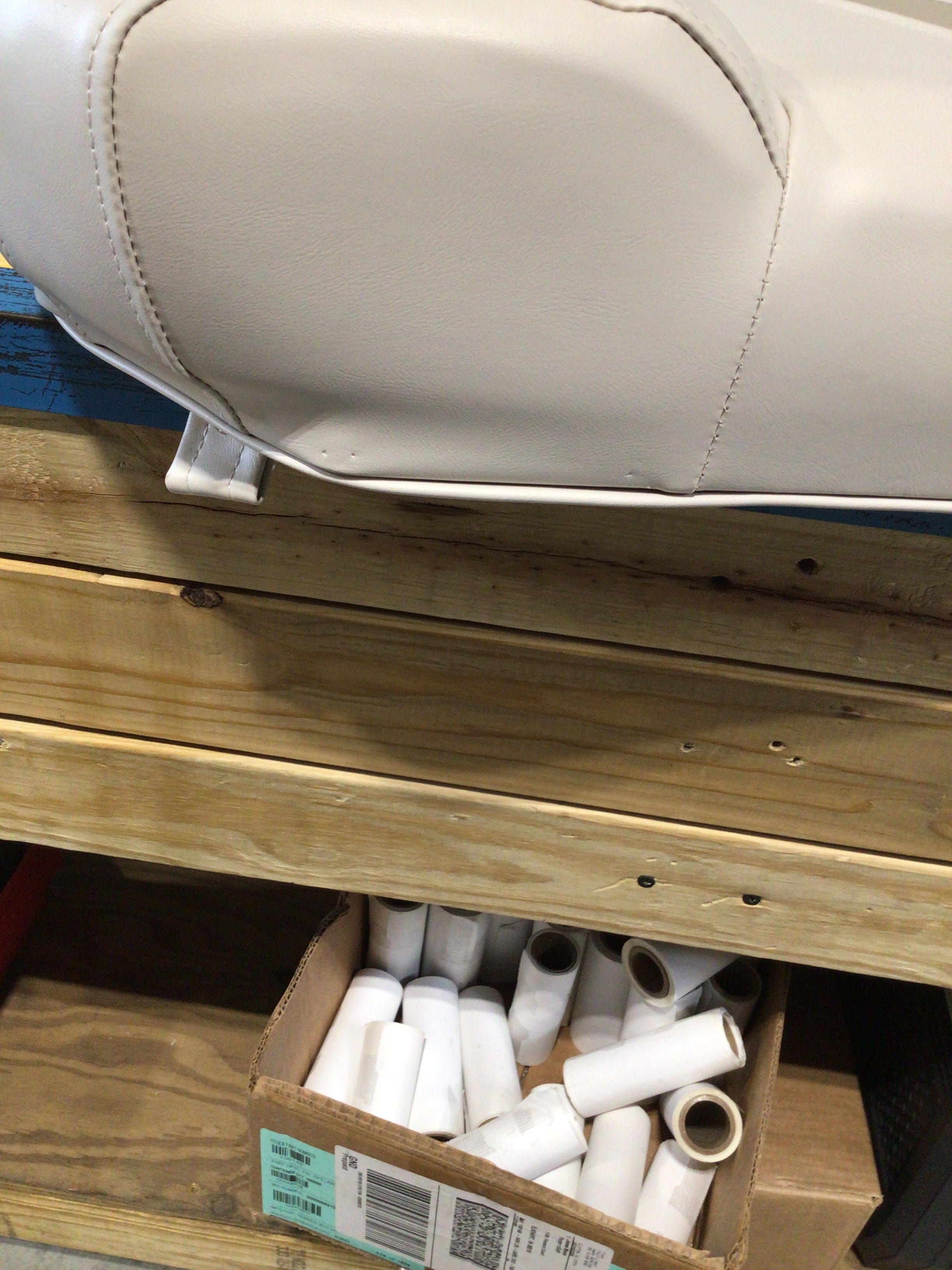 CLEARANCE ITEM CL-A426 | 28" Premium Pontoon Bottom Corner Cushion Only | P28-304-1